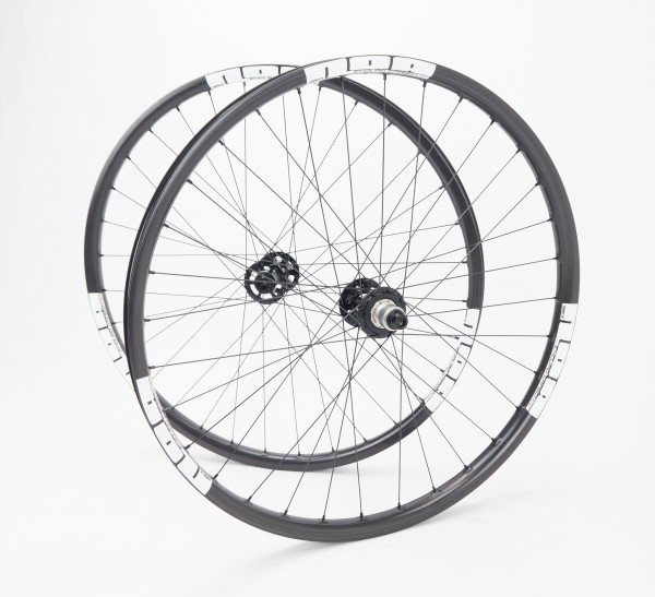 NOA EC 27 Enduro Carbon Laufradsatz Boost 29 Zoll