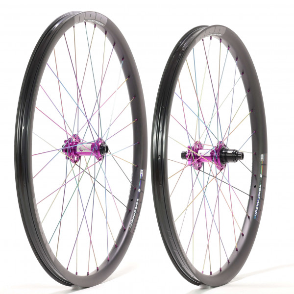 NOA EC 30+ Enduro Carbon Laufradsatz mit 120 klicks Naben