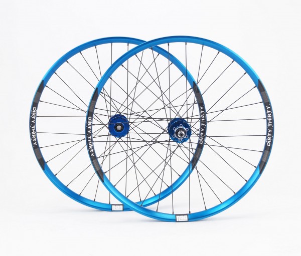 NOA Dirty Thirty Limited Singlespeed Laufradsatz EVO SSP Naben 26 Zoll (blau)