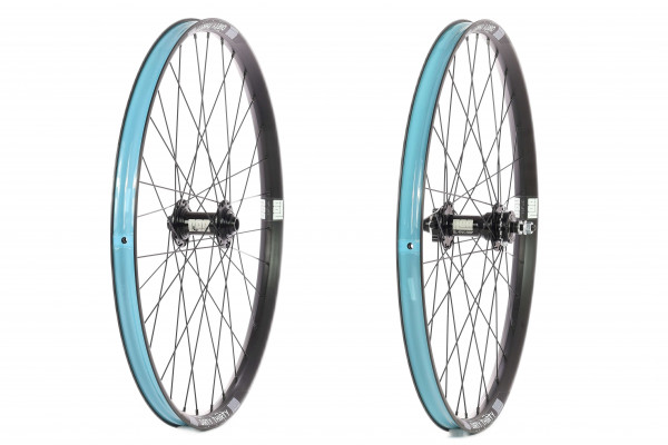 NOA Dirty First PRO Singlespeed Laufradsatz 26 Zoll (black/oil slick) **BLACK WEEK DEAL**