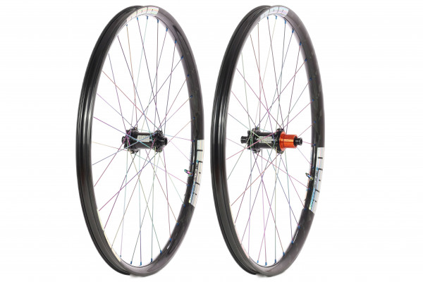 NOA CCC 30 Carbon Laufradsatz mit LightRide Naben